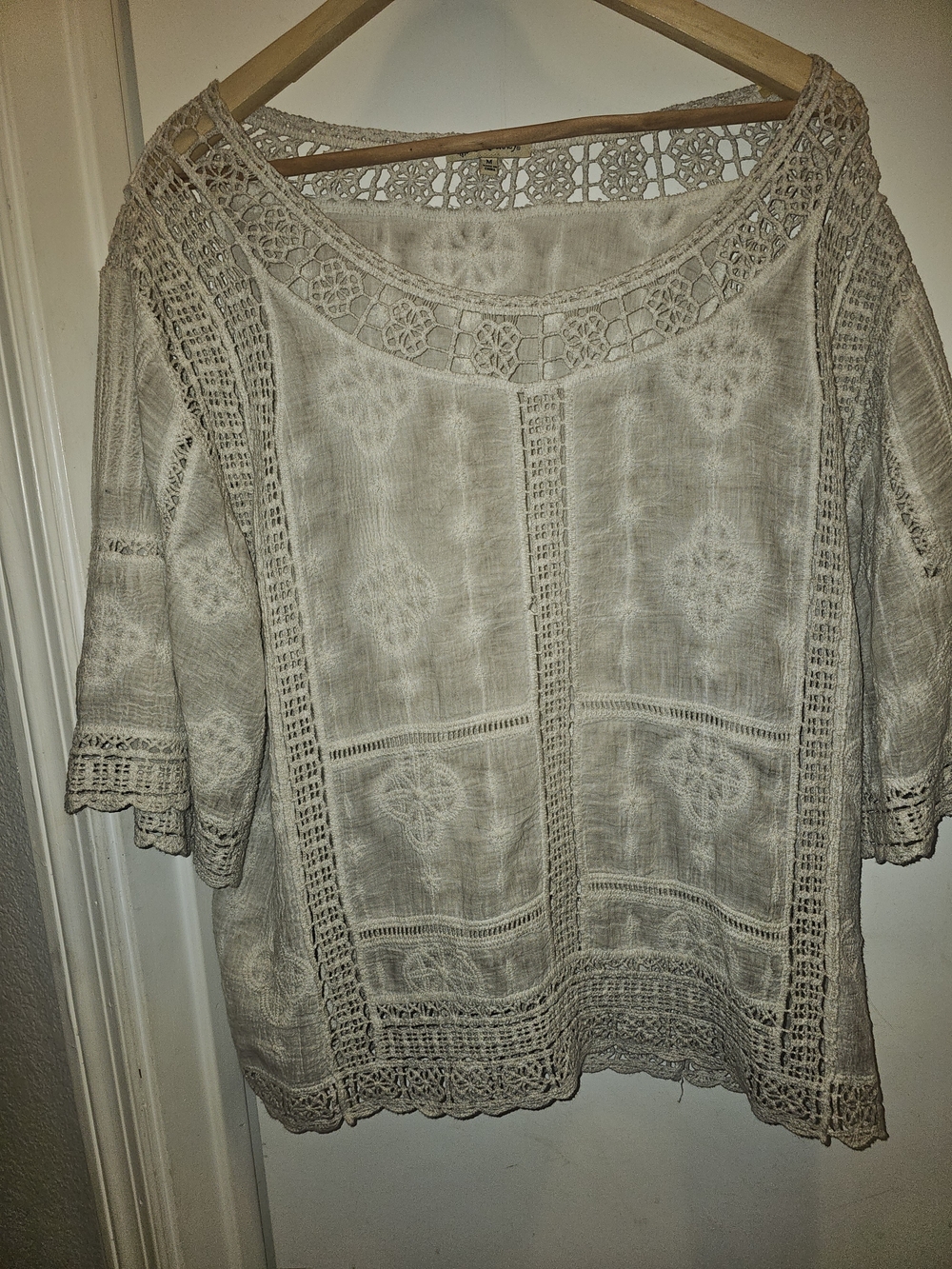 Democracy Boho Crochet Lace Blouse Cream Peasant Top Medium Pristine 100% Cotton